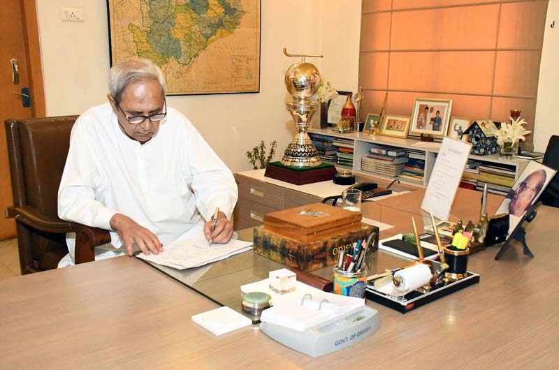 ଦୁର୍ନୀତିଗ୍ରସ୍ତ ଓ ଅପାରଗ ଅଧିକାରୀଙ୍କୁ ସରକାରୀ ଛାଟ, ୬ଜଣ ଅଧିକାରୀଙ୍କୁ ବାଧ୍ୟତାମୂଳକ ଅବସର
