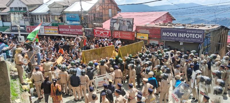Shimla Masjid Case : ମସଜିଦ ବିବାଦ : ବିକ୍ଷୋଭକାରୀଙ୍କ ଉପରେ ପୋଲିସର ଲାଠିଚାର୍ଜ