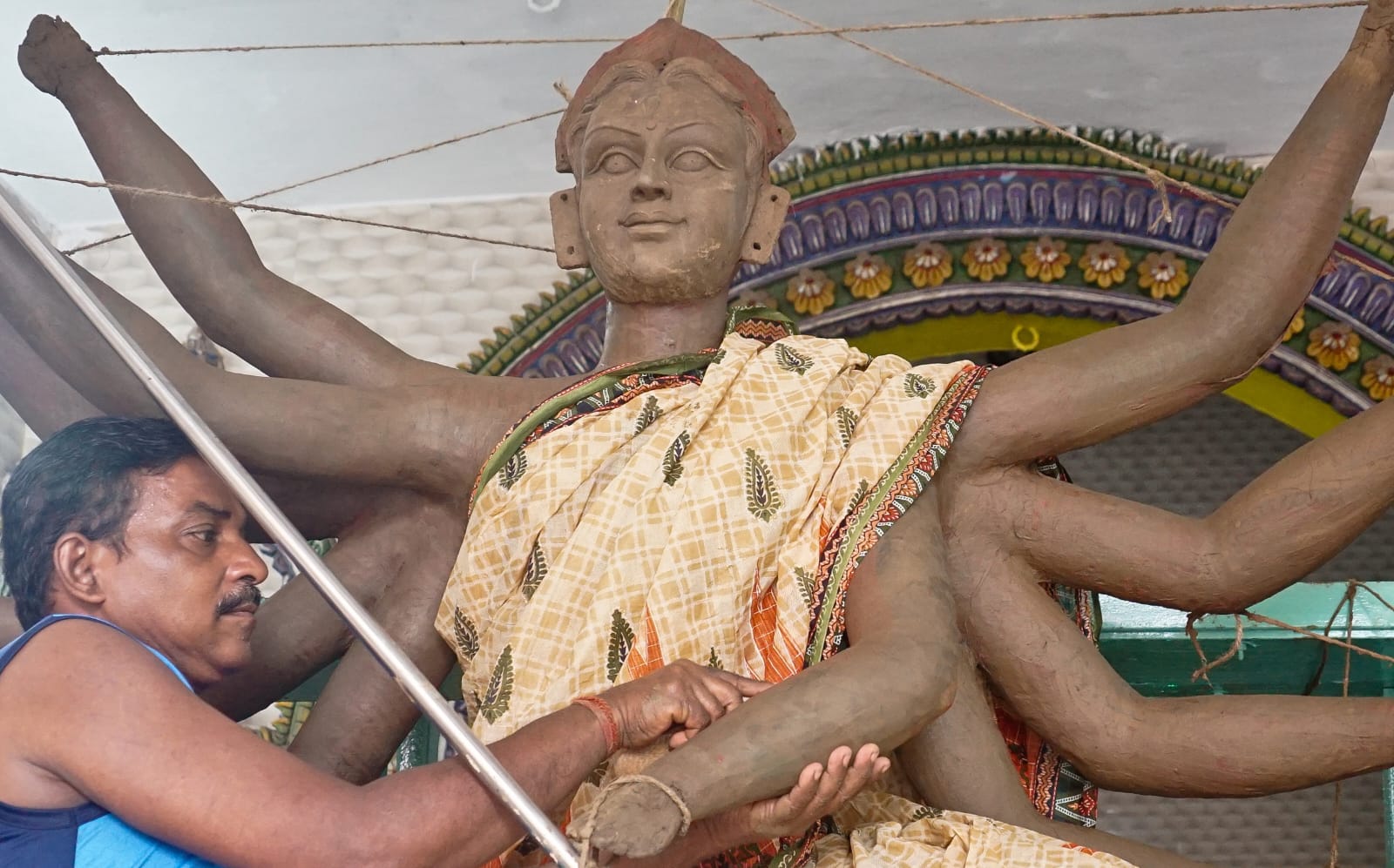 ପାଖେଇ ଆସିଲାଣି ଦୁର୍ଗା ପୂଜା